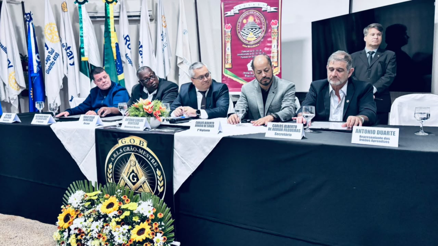 Loja Maçônica Grão-Mestre José de Melo e Silva celebra 21 anos com homenagens e reconhecimento em Brasília