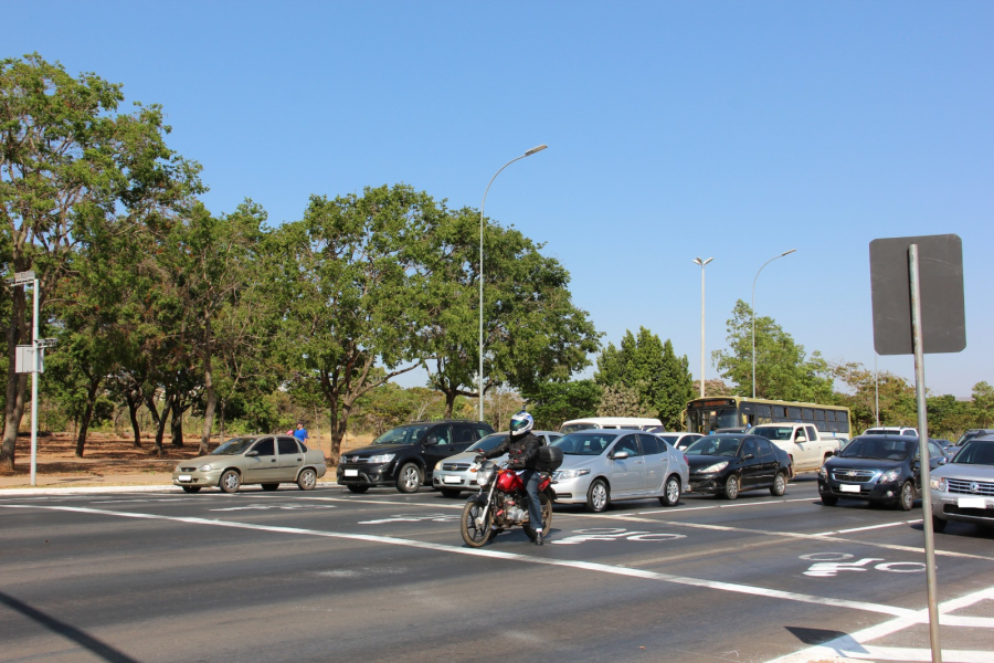 Motoristas terão rota alternativa para entrar no Sudoeste durante obra na 4ª Avenida