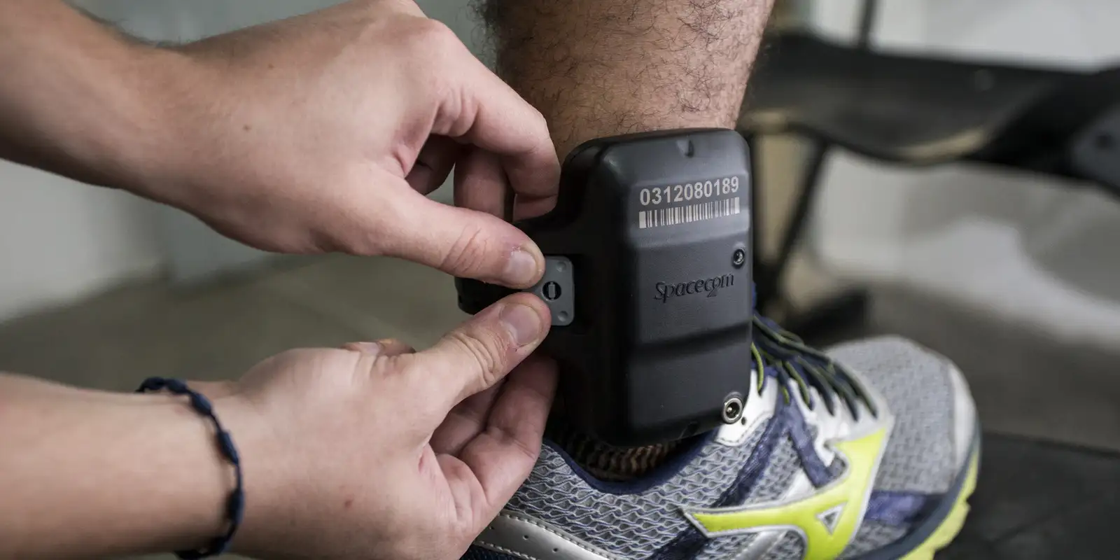 Câmara aprova uso obrigatório de tornozeleira por agressores de mulher