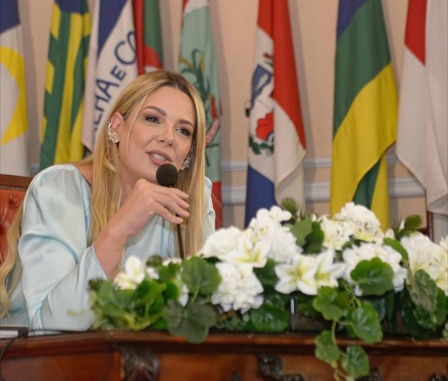 Louback estava certa ao cobrar respeito