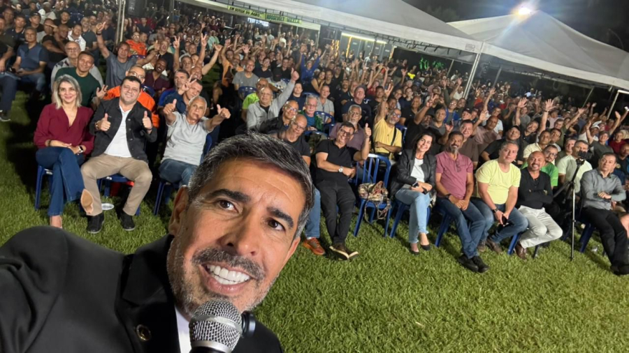 Deputado Roosevelt recebe mais de 1.500 bombeiros e policiais militares para debate sobre o posto acima