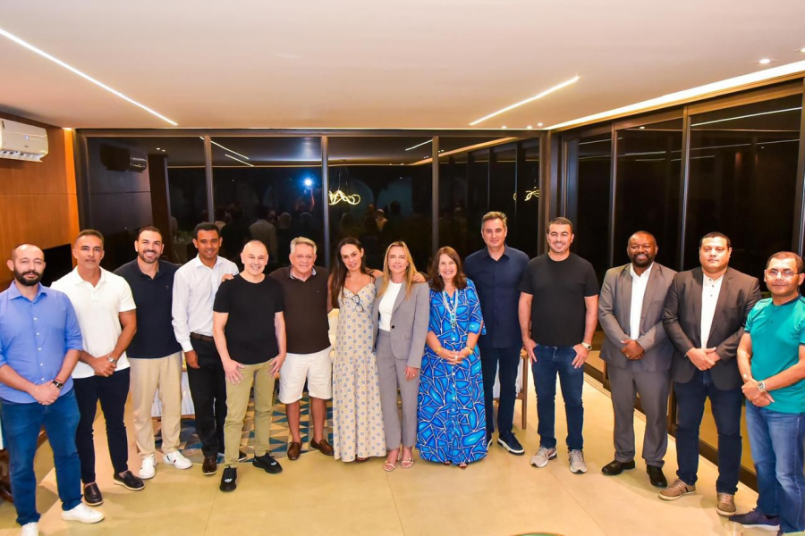 Celina reúne aliados e muda clima político no DF