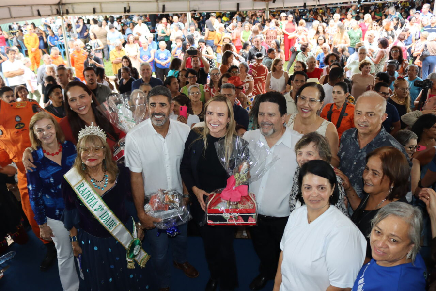 Roosevelt reúne 2,5 mil idosos com Celina