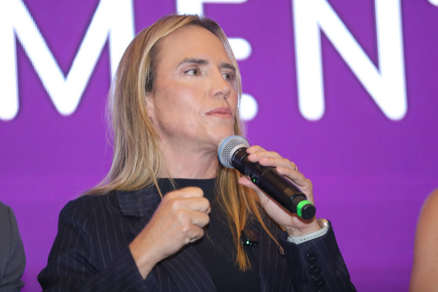 Celina fortalece governo digital no DF