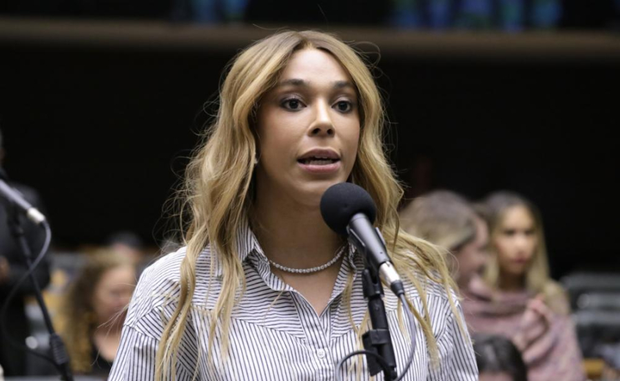 Justiça barra ação contra Erika Hilton e reforça imunidade parlamentar