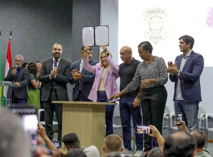 Celina sanciona nova previdência da PCDF