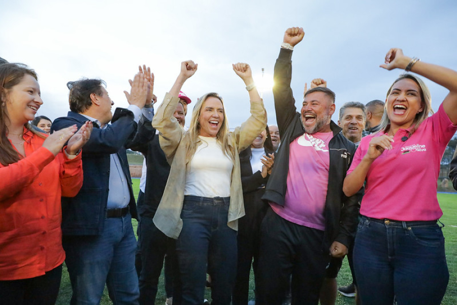 Celina Leão inaugura iluminação em campo sintético no Gama e reforça esporte nas comunidades
