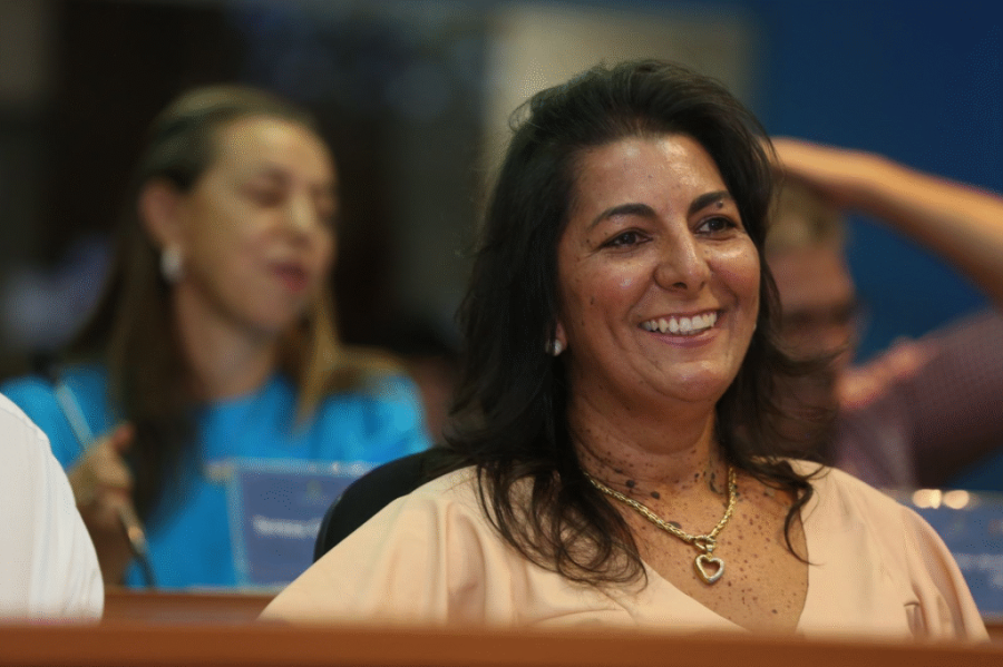Adriana Resende conquista novo mandato e reforça liderança no CREA-DF