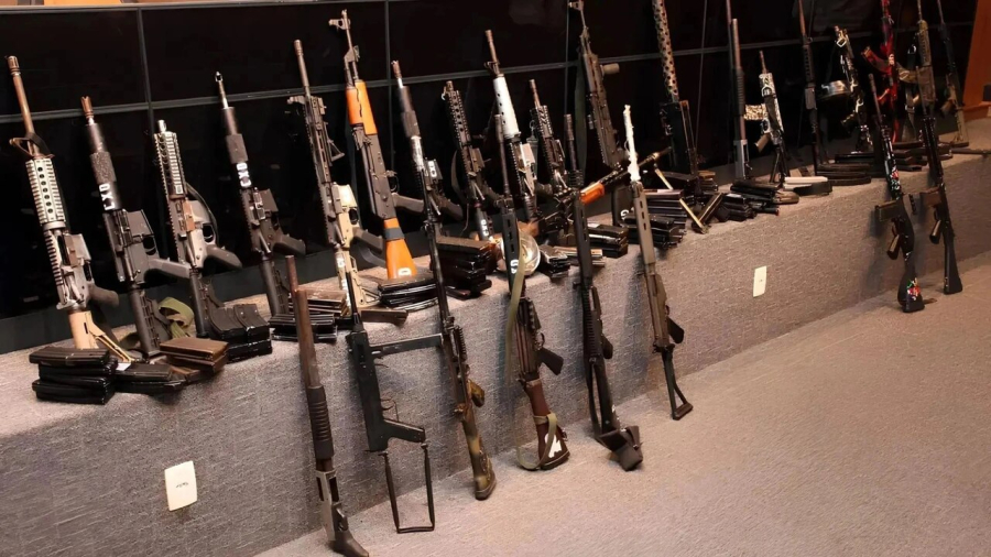 Apreensão de fuzis e outras armas pesadas cresce 55% no Brasil